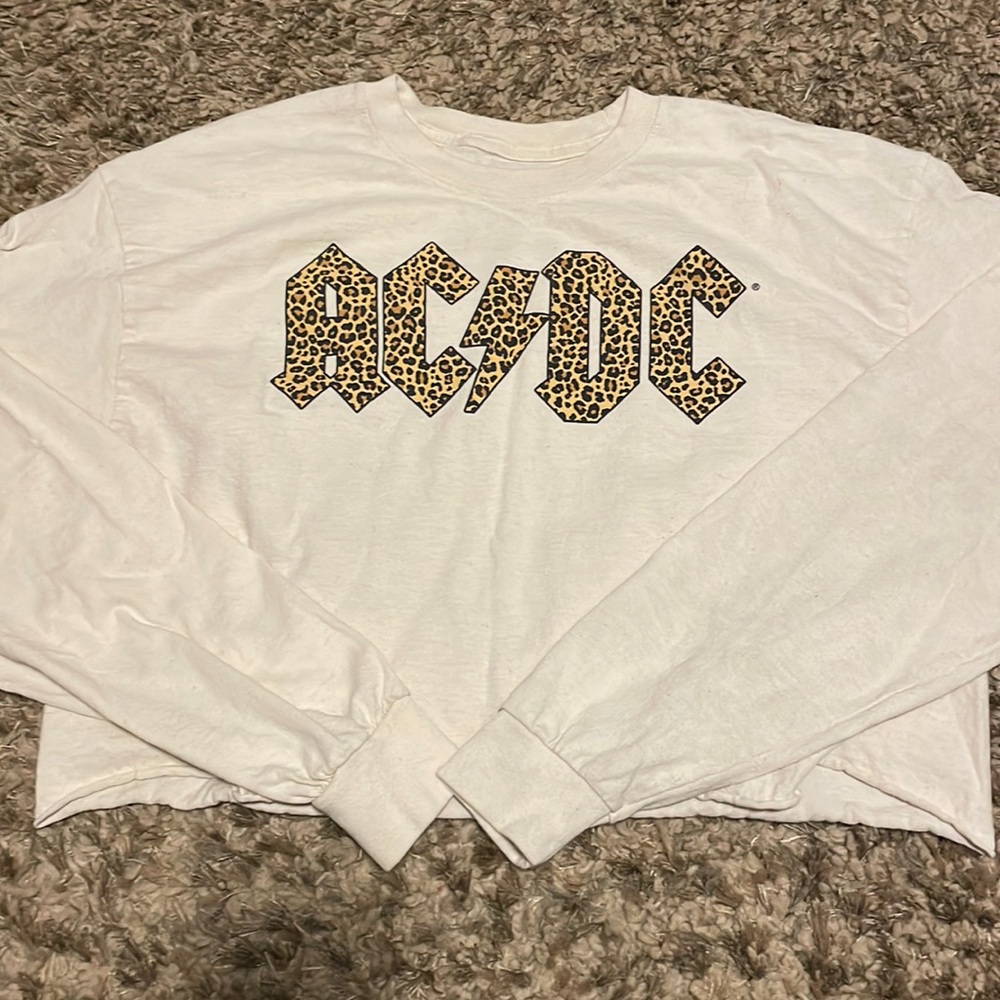 AC/DC l/s cropped shirt cheetah size M/L